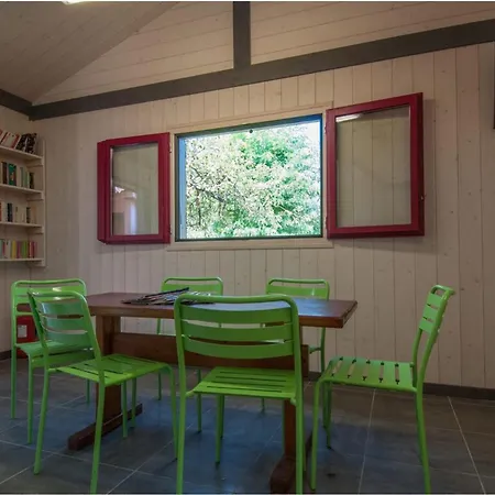 Confortable Avec Terrasse - 6 Pers. - Api-1-52-2004 *