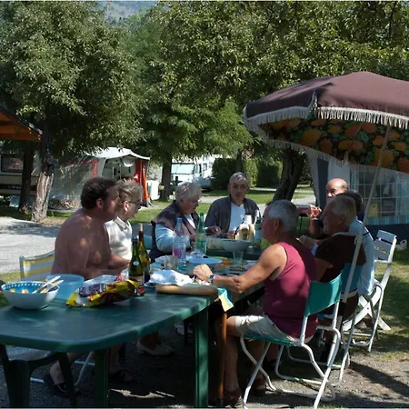 Confortable Avec Terrasse - 6 Pers. - Api-1-52-2004 * Grand-Aigueblanche
